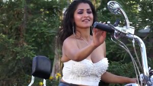 sunny leone ki chudai naked on motorcycle