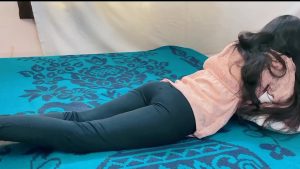 desi bhabhi ka xxx girl lie on the bed playing