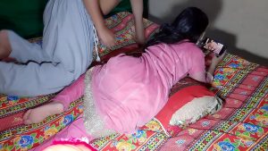 सेक्स करते हुए दिखाएं