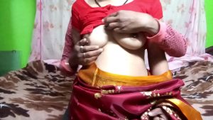 ब्लू फिल्म बताओ वीडियो में